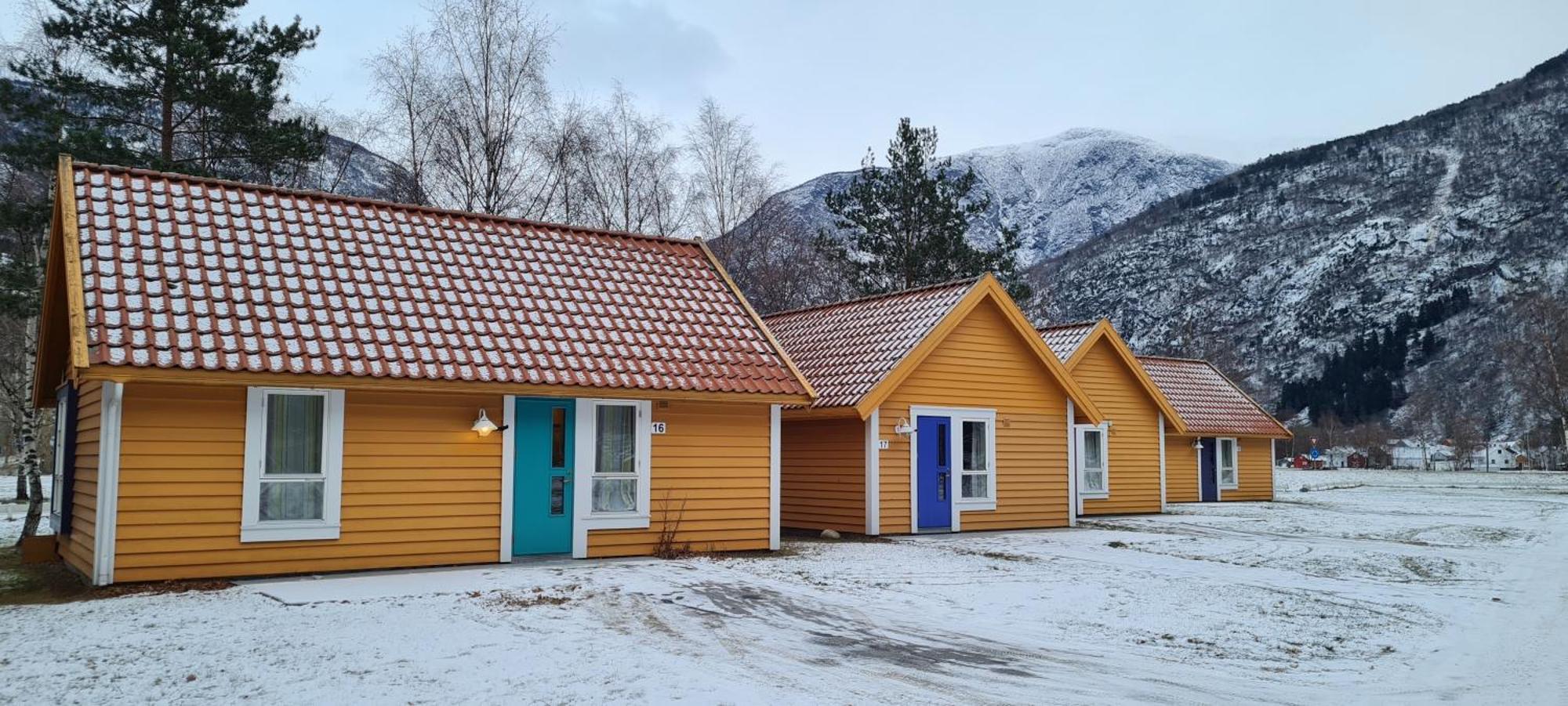 来飞亚利芬日提妲挪度酒店 Lærdalsøyri 外观 照片